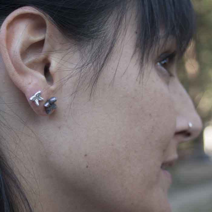 Arracades minimalistes amb forma de flor | Artemisa